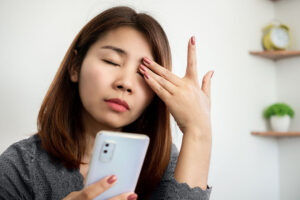 Hormones and Screen Time Threaten Women’s Eye Health