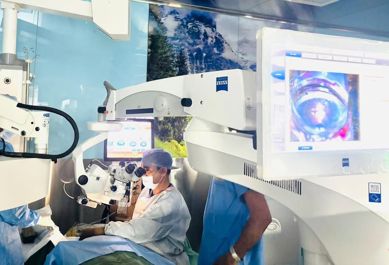 India’s First Certified Hydrus Microstent Surgeon